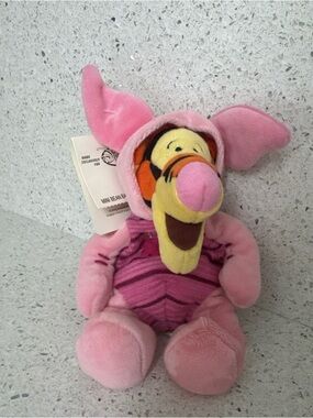 Disney 8" Tigger dressed as Piglet Mini Bean Bag Winnie the Pooh Pink Tiger